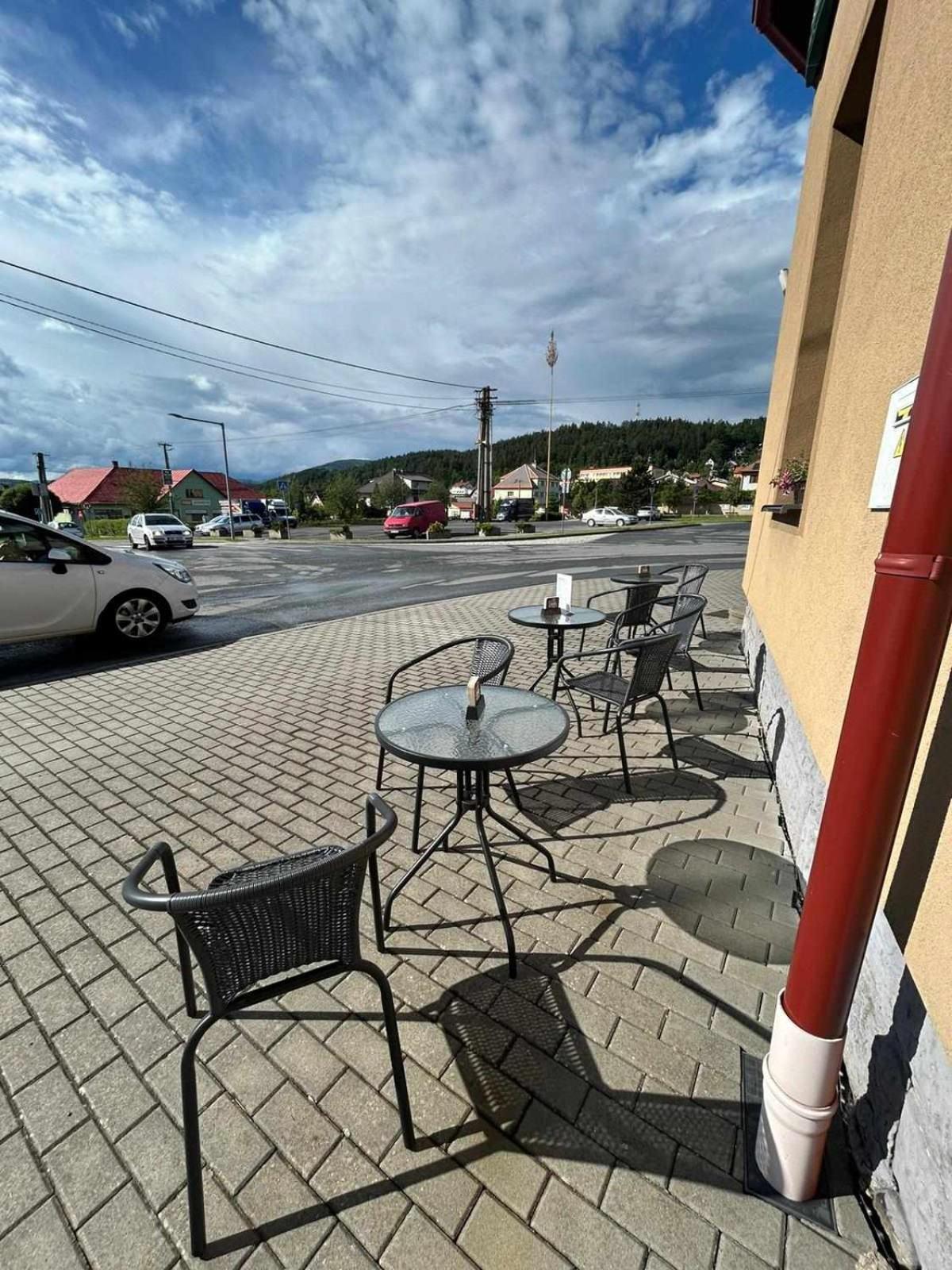 Penzion A Restaurace Na Salasi Hutisko Exteriör bild