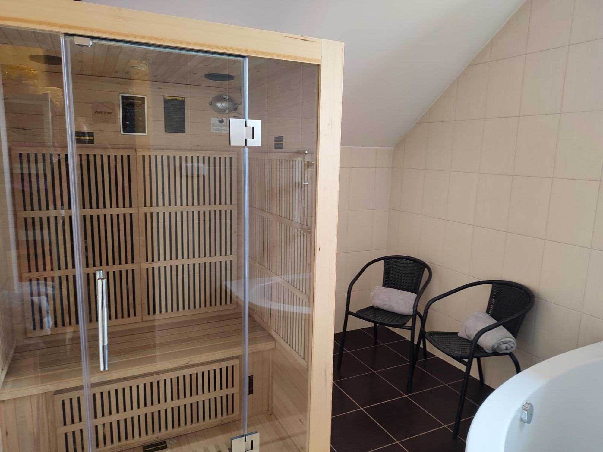 Penzion A Restaurace Na Salasi Hutisko Exteriör bild